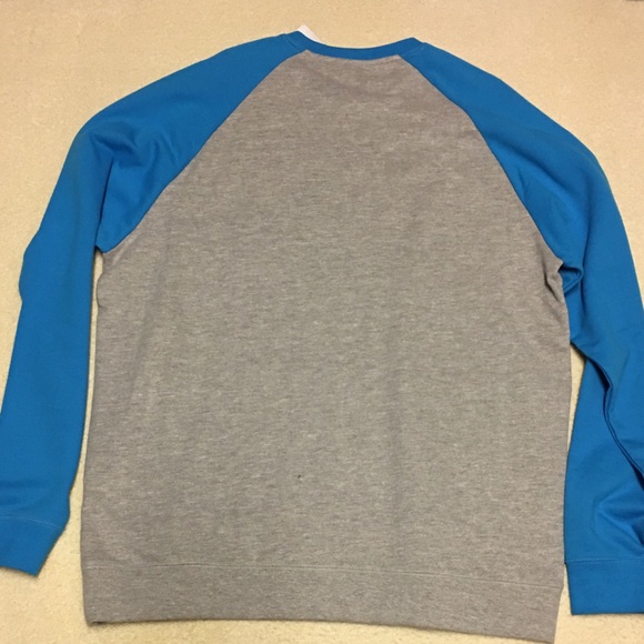 very nice, Carolina Panthers shirt - Picture 4 of 5